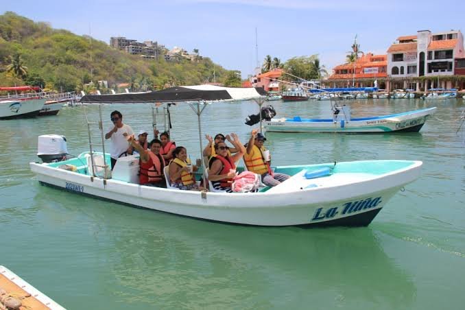 Tour Privado en Lancha – Bahías de Huatulco - Imagen 2